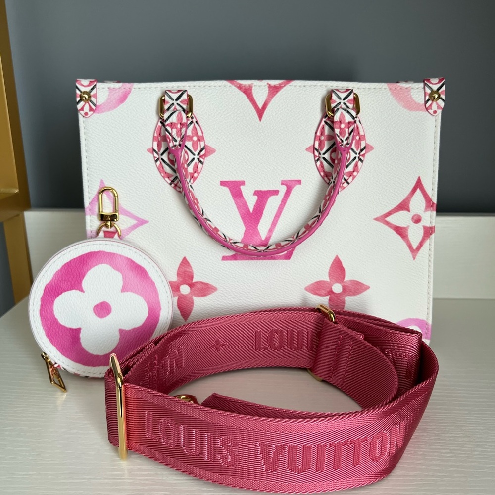 Louis Vuitton Monogram Giant By The Pool 2.0 On The Go PM Pink